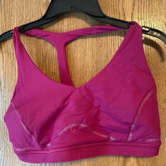 Lululemon AriseBraLightSupport,C/DCup
Deep Fuschia - Picture 2 of 4
